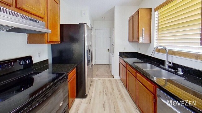 Building Photo - 509 Rosecrest Dr