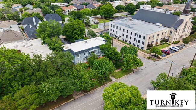Building Photo - Spacious 2BR/2BA on the Bricks — Walk to Lucile's & the Cultural District