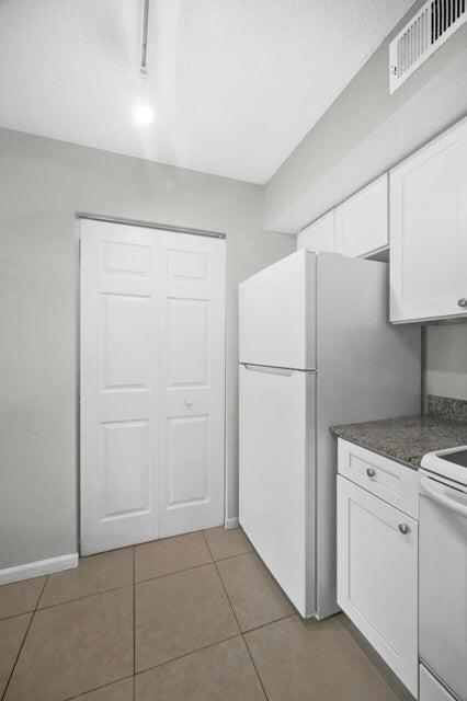 Building Photo - 3732 NW Adriatic Ln