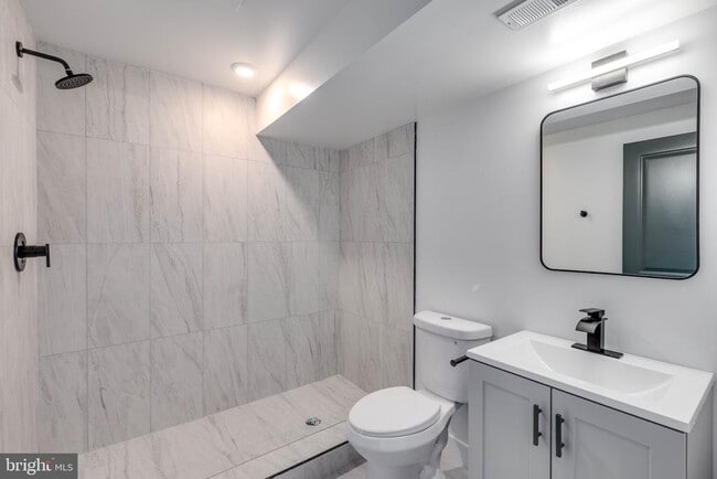 Building Photo - 1221 W Lehigh Ave