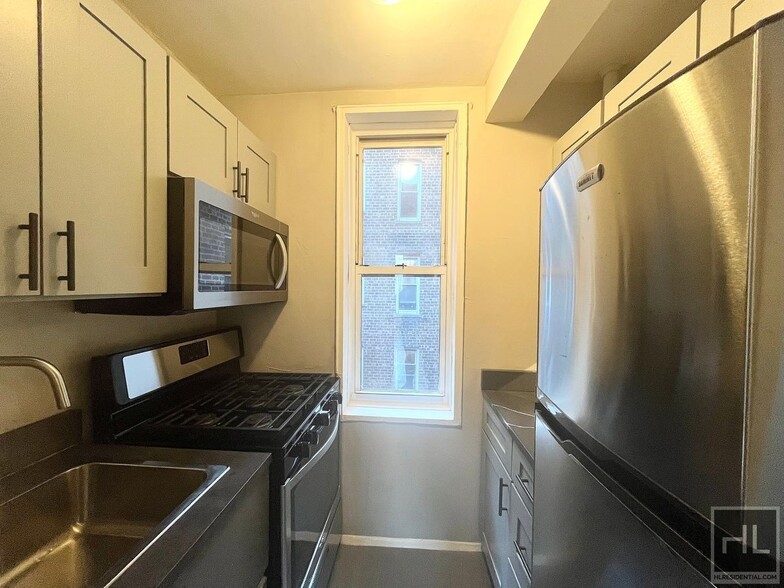 Building Photo - East 58th Street