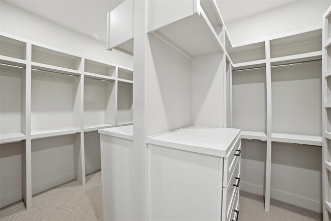 Building Photo - 23937 Oscar Rd