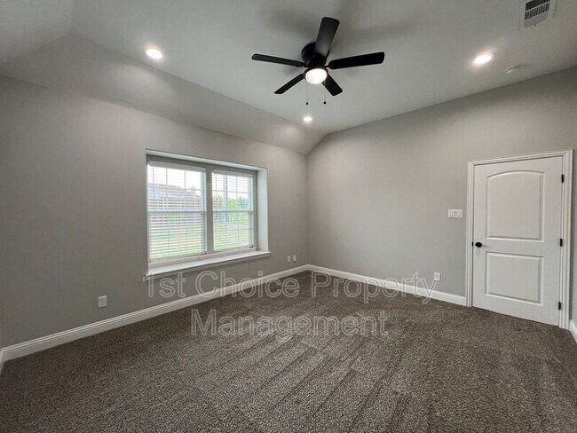 Building Photo - 5413 Harrys Pl
