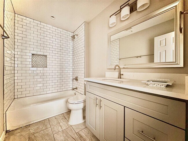 Building Photo - 2529 Rio Grande St