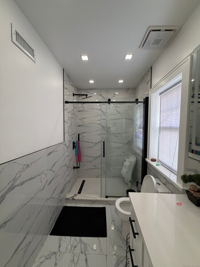 Building Photo - 2964 State St