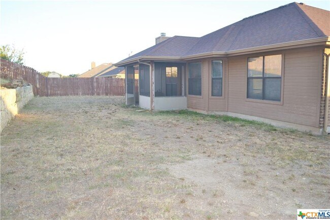 Building Photo - 5504 Spring Valley Dr