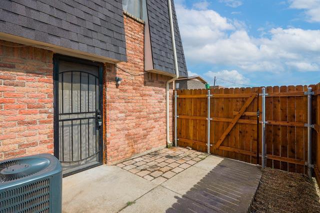 Building Photo - 406 Noble Ave