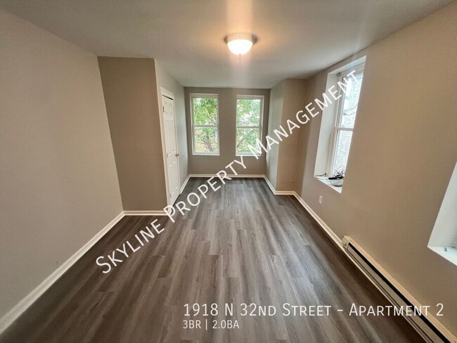 Building Photo - Newly Renovated 3 Bedroom Apartment For Re...