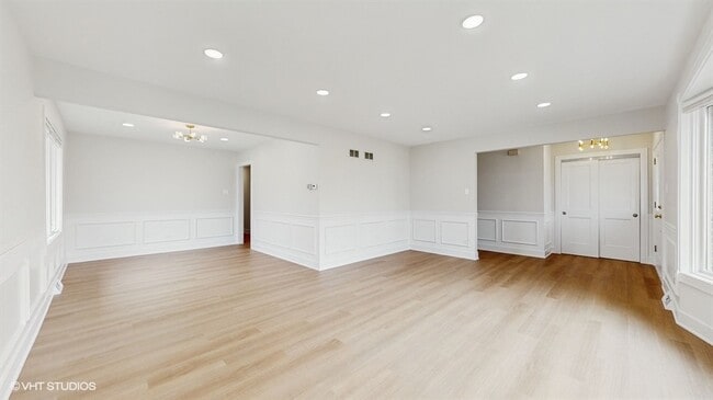 Building Photo - 15405 Tulip Ct