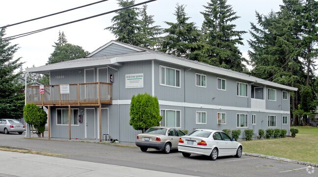 Building Photo - Vega Apartments