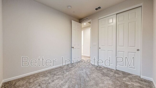 Building Photo - 2039 Karen Pl