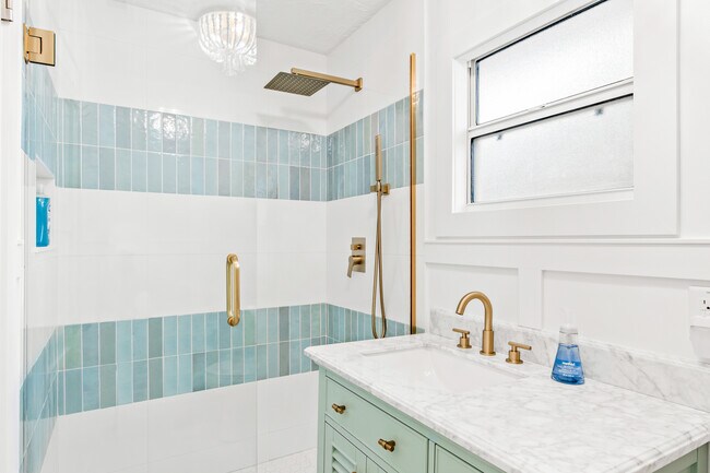 Building Photo - 13920 SE 124th St