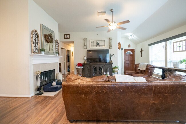 Building Photo - 2834 Falcon Knoll Ln