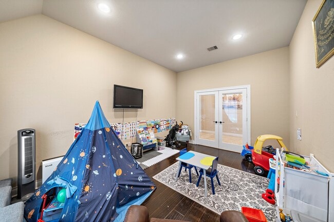 Building Photo - 17119 Kildonan Ct