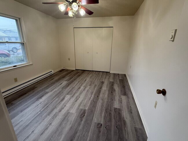 Building Photo - 201 W Main St