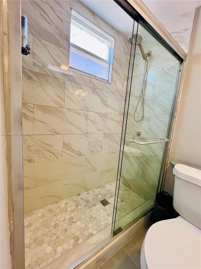 Building Photo - 361 SW 20th Rd