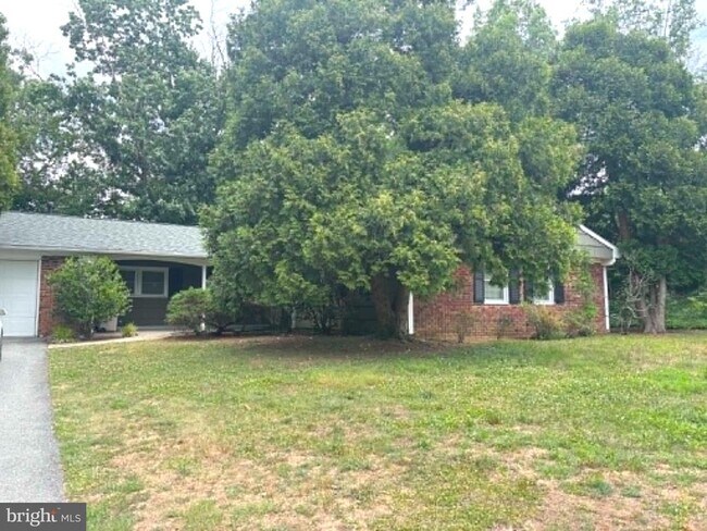 Building Photo - 2207 Hyson Pl