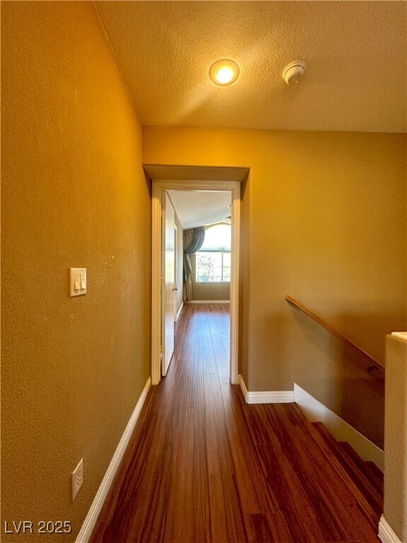 Building Photo - 2705 Sweet Willow Ln