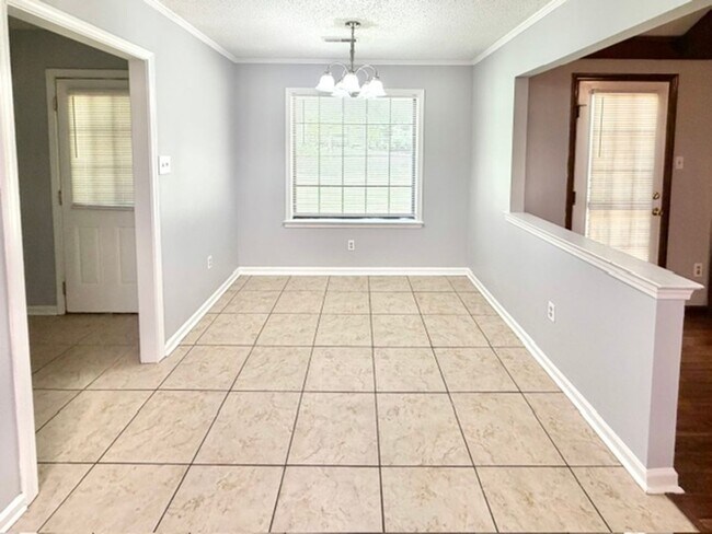 Building Photo - 8660 Edney Ridge Dr