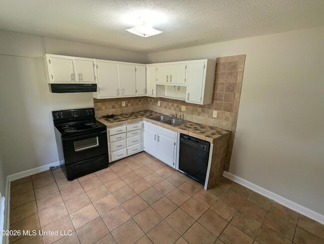 Building Photo - 2920 Valleybrook Rd