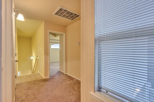 Building Photo - 3925 Hueco Valley Dr