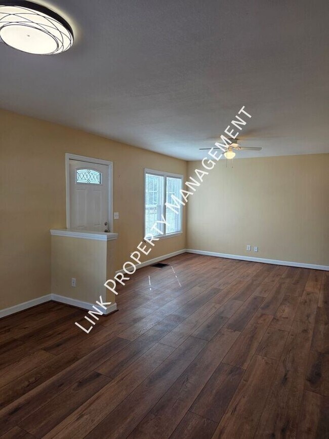 Building Photo - 129 N Moore Rd