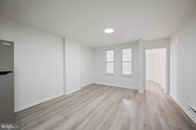 Building Photo - 183 W Logan St