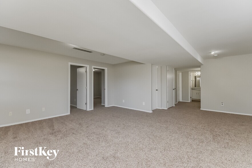 Building Photo - 5322 Bradley Cir