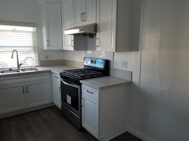 Building Photo - 1823 Huntington Ln