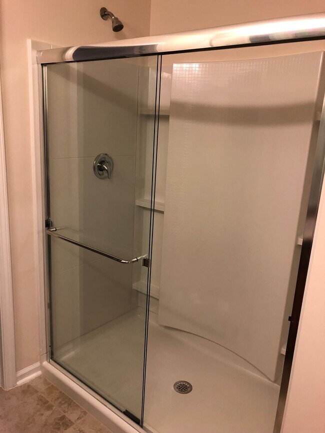 Building Photo - Excellent SW Durham Location Near Southpoint