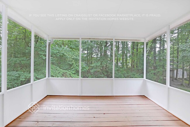 Building Photo - 3260 Redona Dr