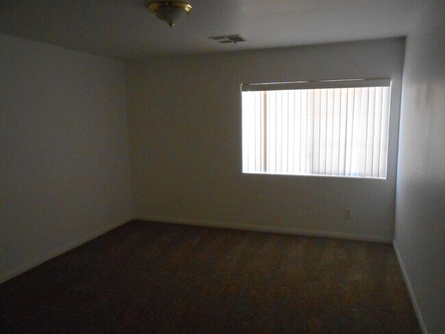 Building Photo - Beautiful 4 Bedroom Home in Summerlin