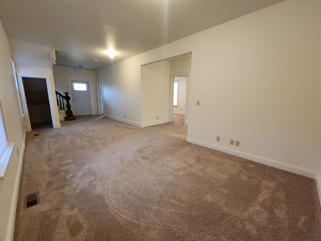 Building Photo - 1215 High St