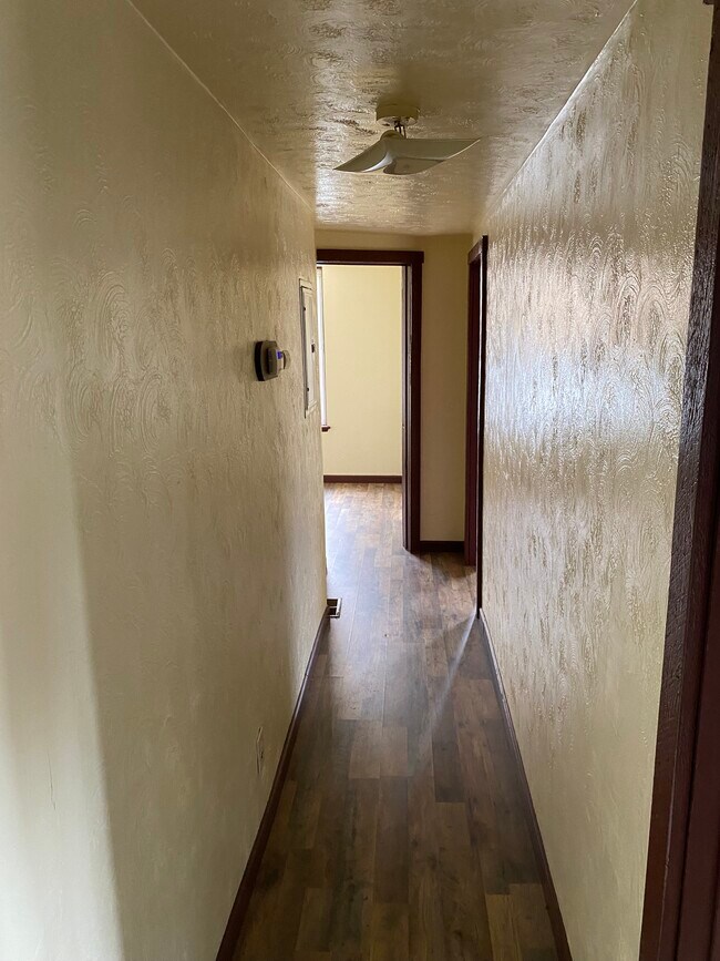 Building Photo - 311 Helen St