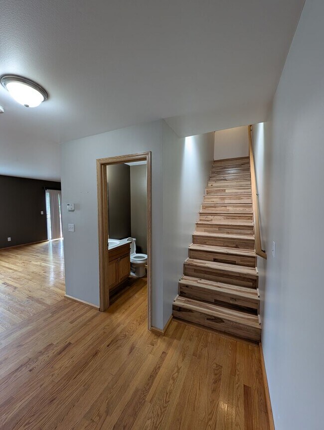 Building Photo - A Gardeners Oasis! 3 Bedroom Townhome for ...