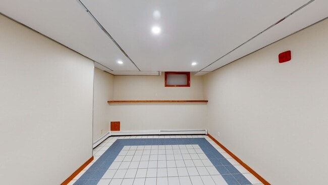 Building Photo - 1904 Beacon St