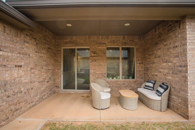Building Photo - Luxurious home in Lubbock-Cooper ISD!
