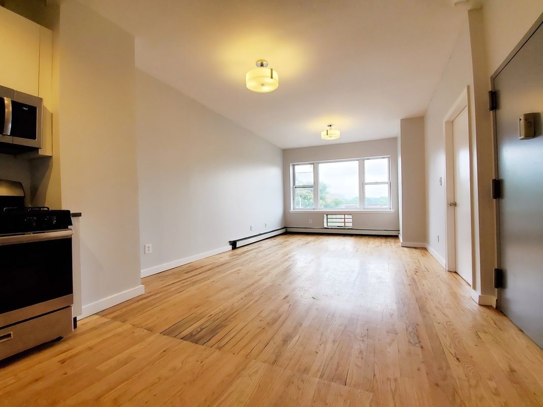 Building Photo - 804 Evergreen Ave