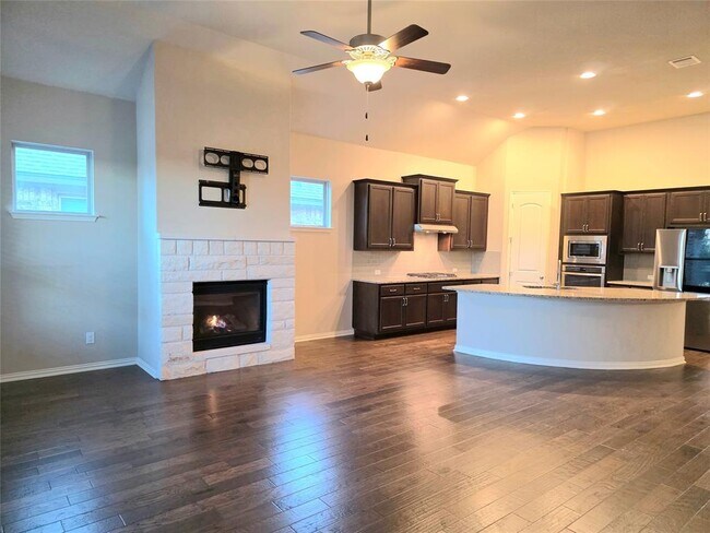 Building Photo - 129 Belford St