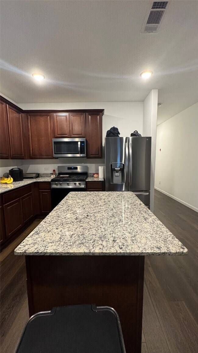 Building Photo - 251 Pine cavern dr