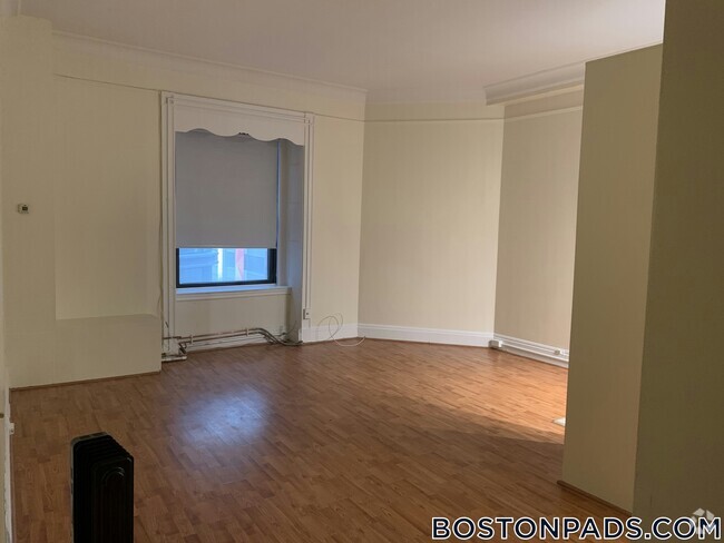 Building Photo - 62 Boylston St