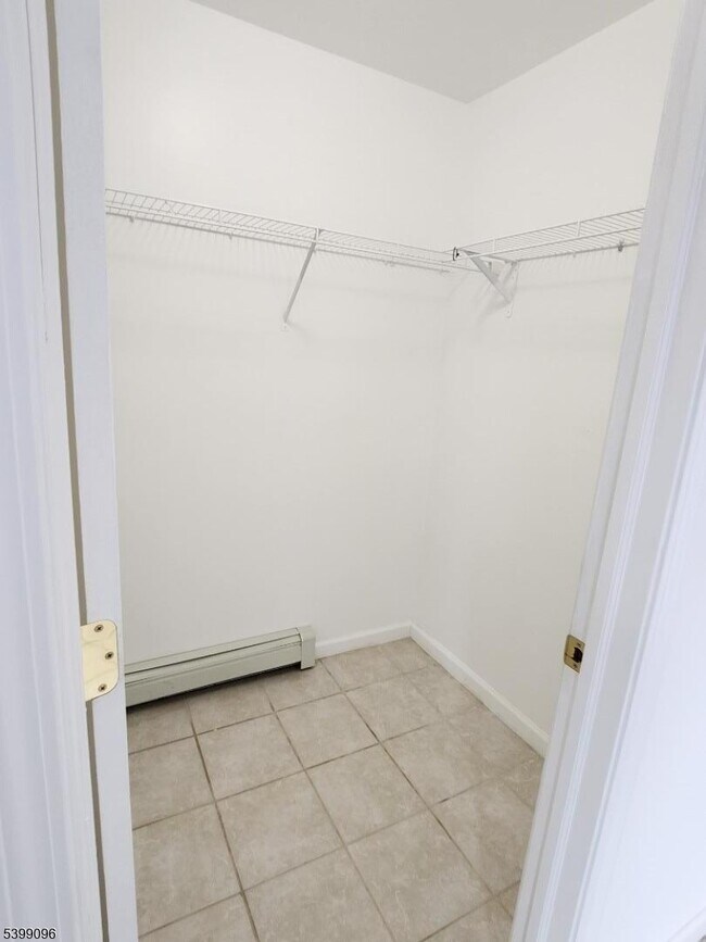 Building Photo - 83 Wayne Ave