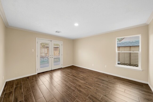 Building Photo - 2602 Cloverfield Ct