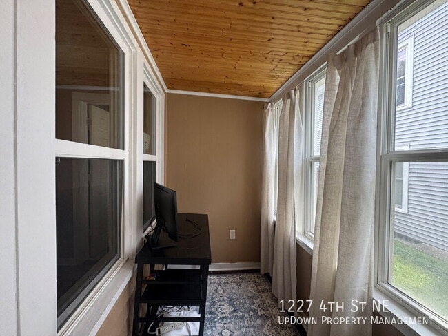 Building Photo - 1227 4th St NE