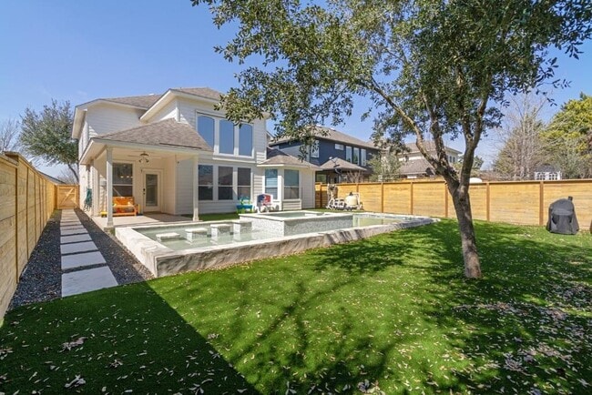 Building Photo - 10313 Big Thicket Dr