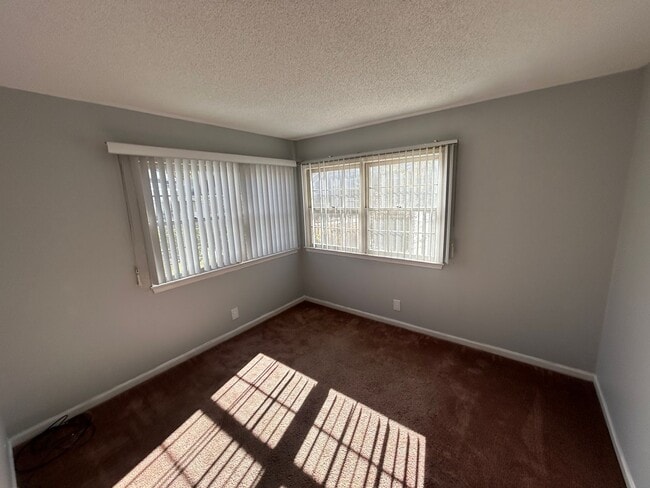 Building Photo - 1205 Tiffany Ln