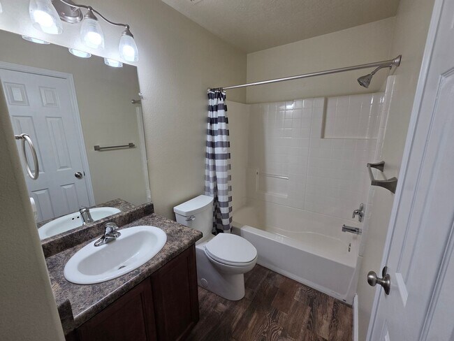 Building Photo - All new paint - super clean and move in ready.