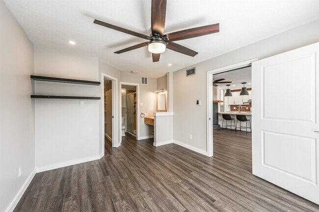 Building Photo - 1500 Bay Area Blvd