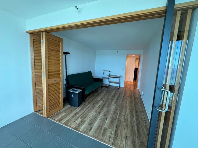 Building Photo - 2/2/2 Ocean-Front Nauru Towers, Endless Ocean Views, 34Floor