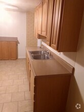 Building Photo - 806 Miller Ave